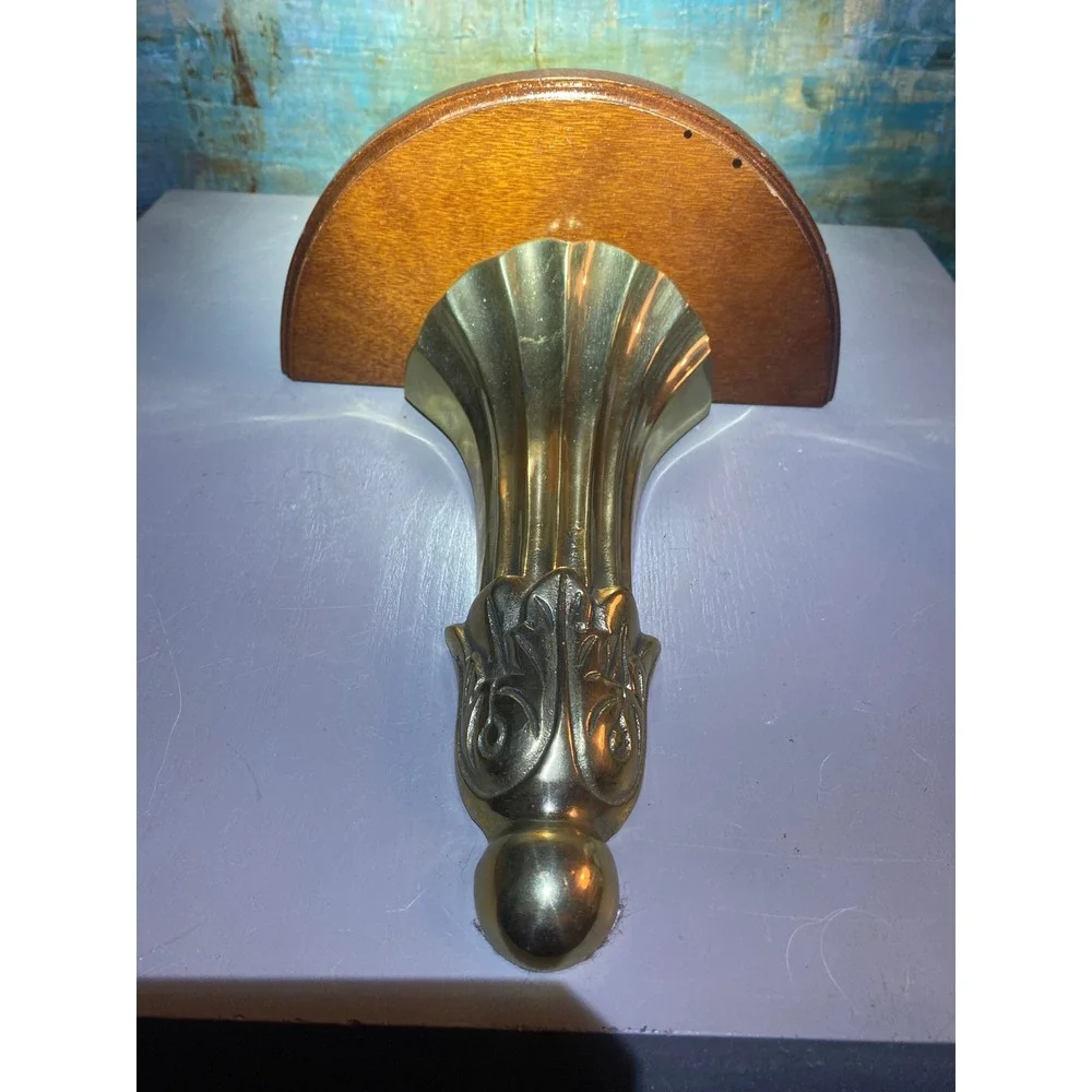 Vintage Brass‎ Ornate Pedestal Wall Sconce Shelf Wood Top Brass Acanthus